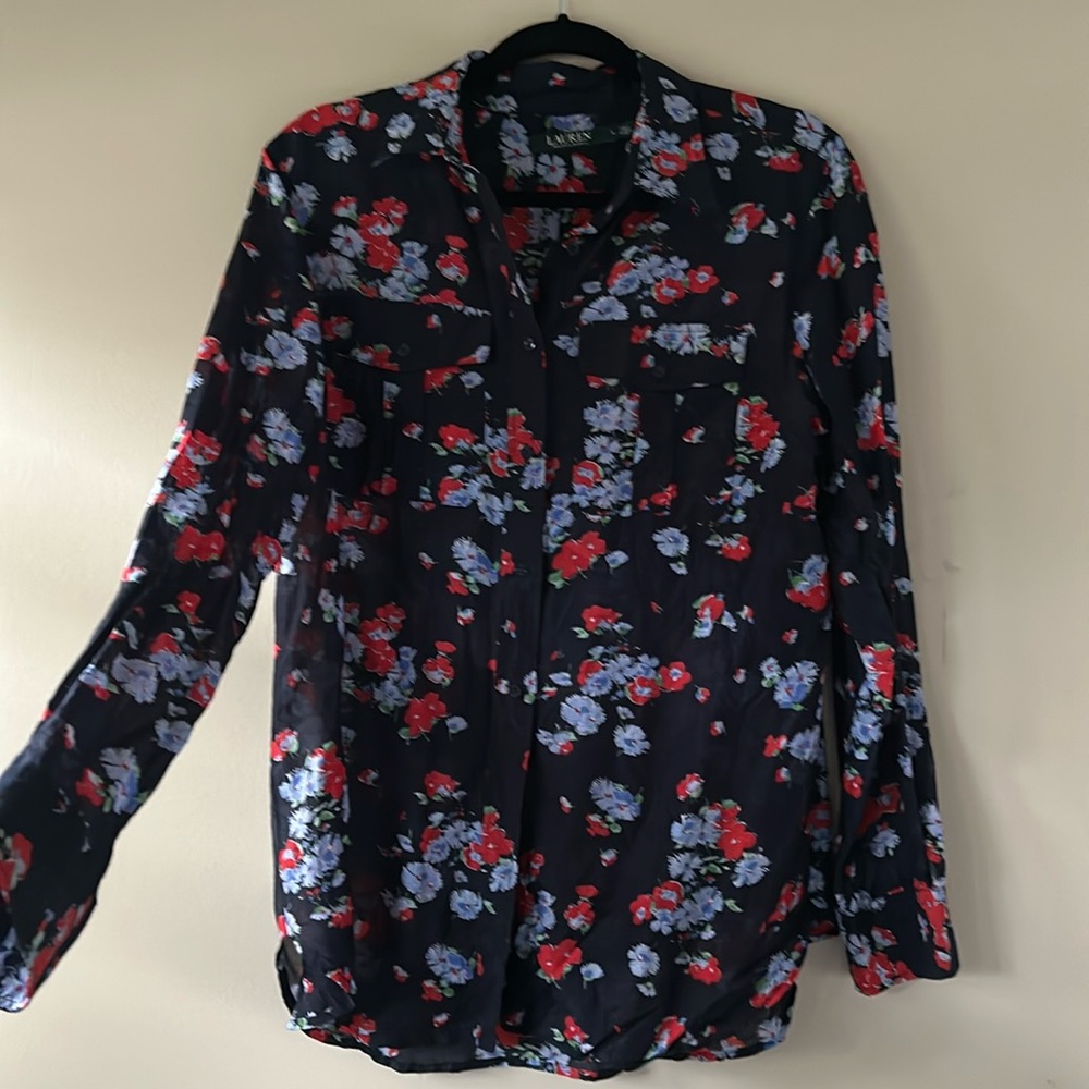 Like new cotton/silk Ralph Lauren button up blouse with double chest pockets